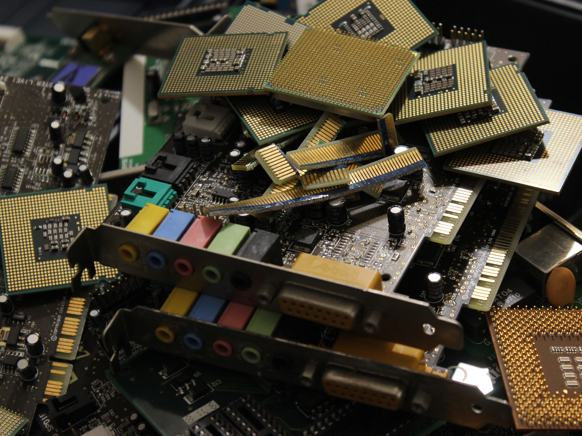 PCB Disposal PCB Circuit Boards promoting e-waste recycling